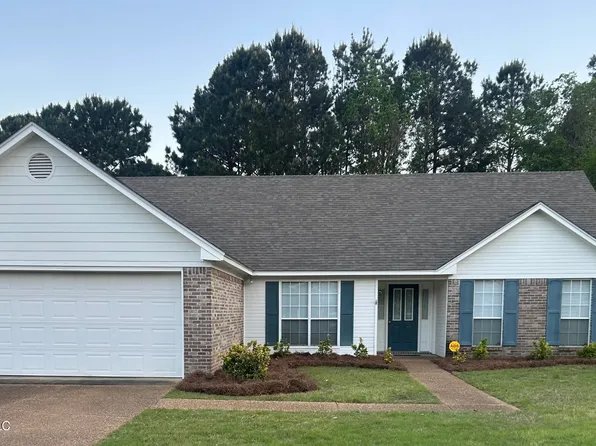 313 S Place Dr, Madison, MS 39110