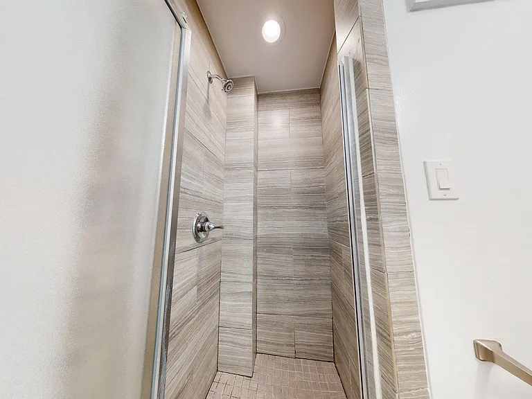 1060 Bush Street — Photo 8