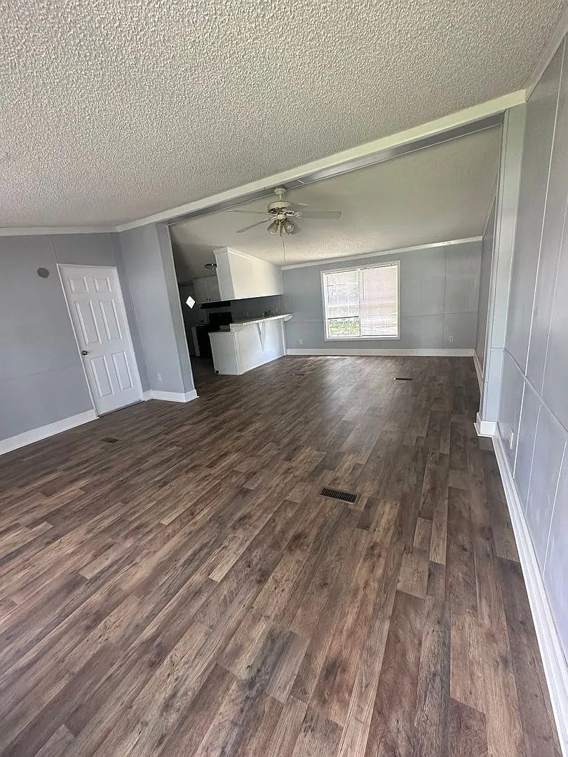 3 Bed 2 Bath Home For Rent — Photo 3