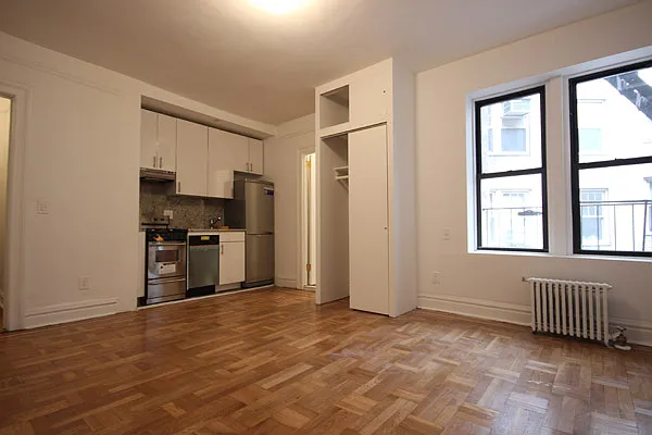 Rented by Aether Property Group | media 29