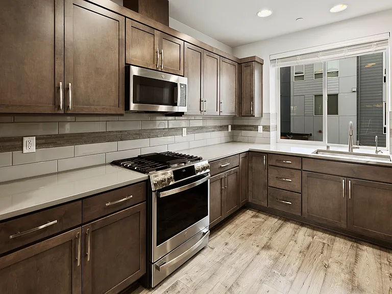 10945 NE 189th Pl #D — Photo 5