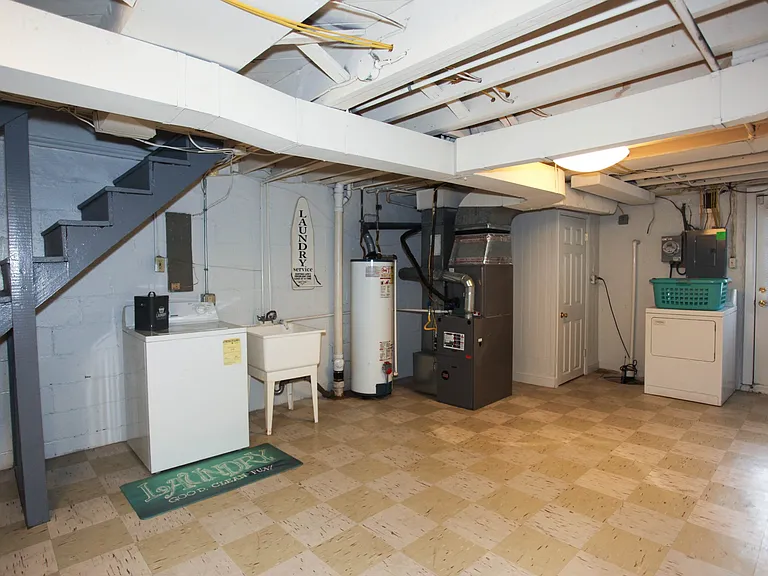 Westland Gardens Apartments and Townhouses — Photo 20