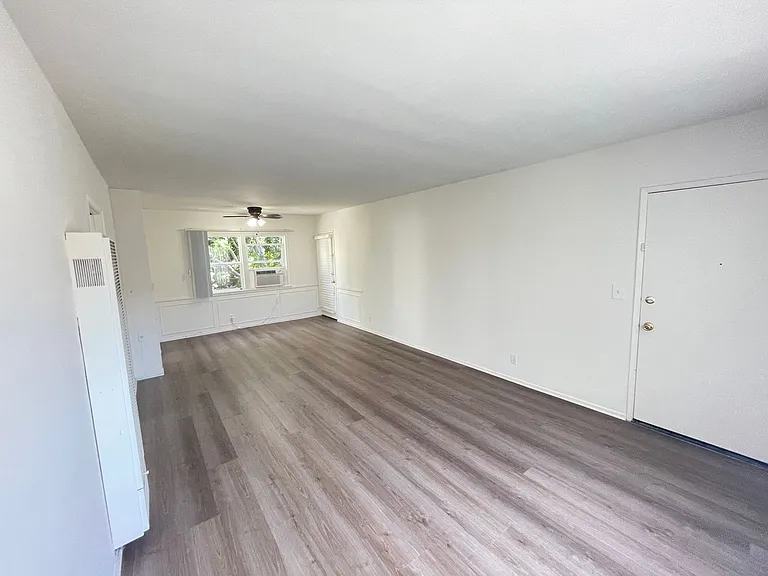 4265-4271 Coldwater Canyon Ave — Photo 2