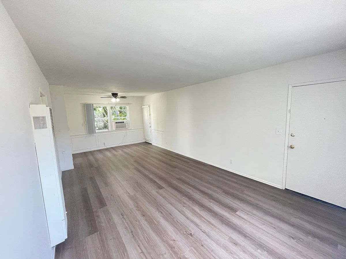 Building Photo - 4265-4271 Coldwater Canyon Ave