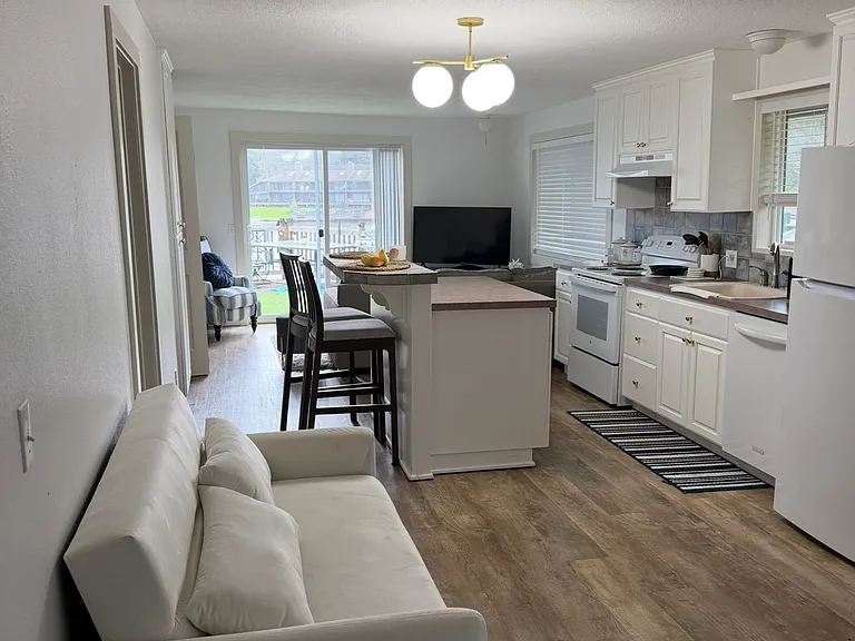 3600 W Devils Lake Rd — Photo 8