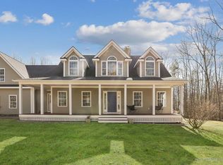 10 Acorn Ridge Rd, Freeport, ME 04032