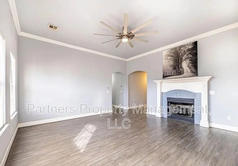 561 Red Bud St — Photo 14