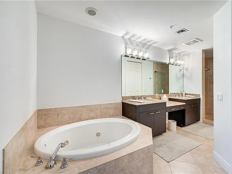 705 10th St S #301 — Photo 19