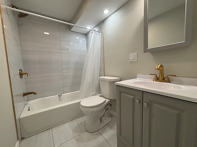 64 Chamberlain St #12 — Photo 4