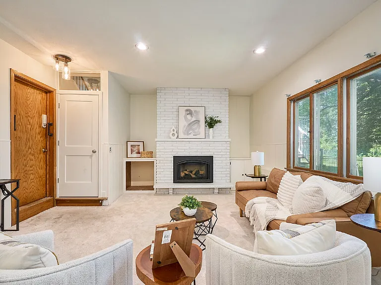 565 Transit Ave — Photo 26
