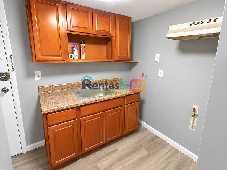 299 Summer Ave #1 — Photo 3