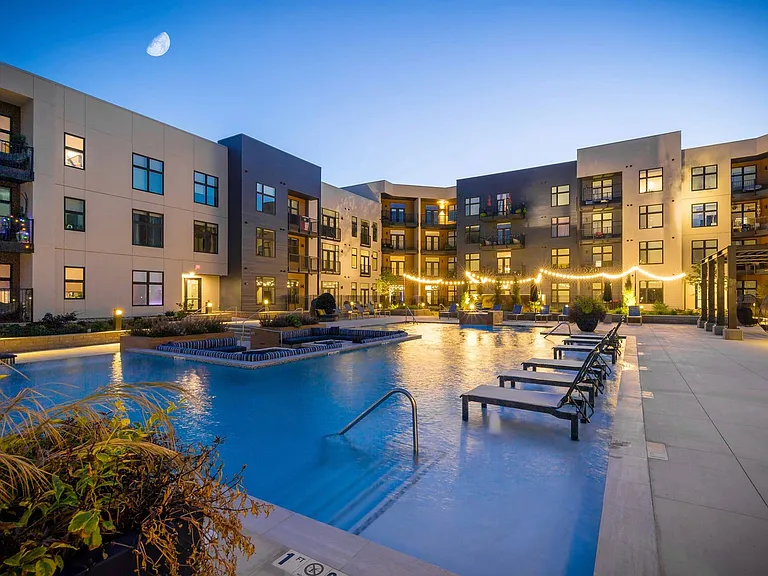Courtyard Resort Style Pool