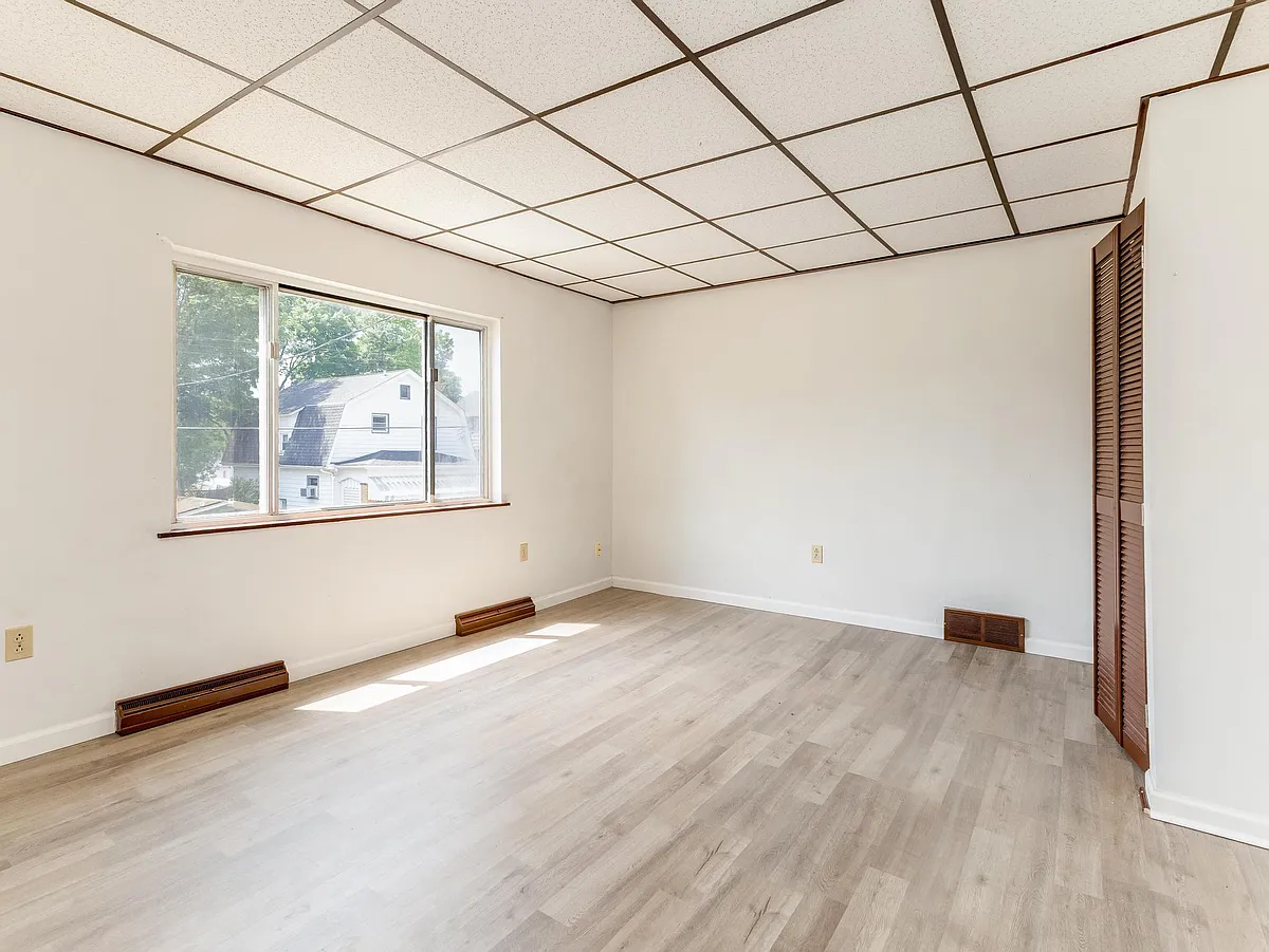 Building Photo - 1401 4th Ave #1