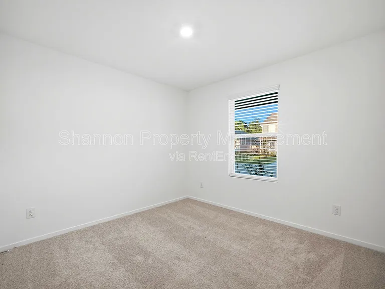 25585 Rose Creek Dr — Photo 14