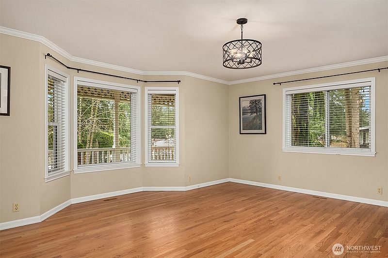 4th image of 12401 8th Drive SE
