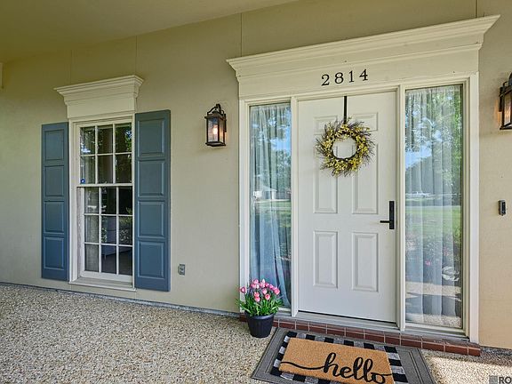 2nd image of 2814 Belle Cherie Ave