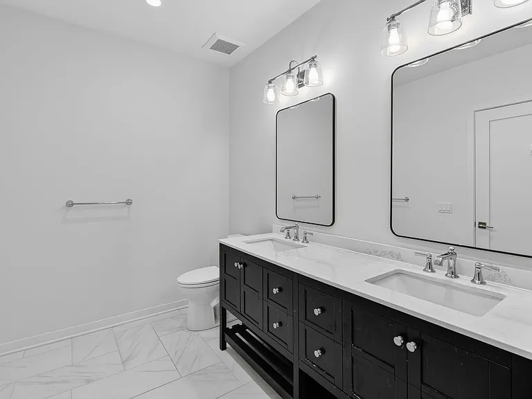 1401 N Western Ave — Photo 40