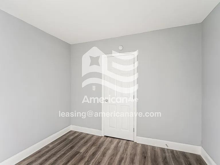 975097_012_bedroom_12789884.jpg