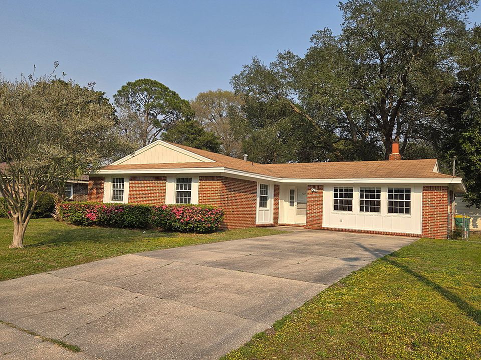 1st image of 1011 Julia Ave