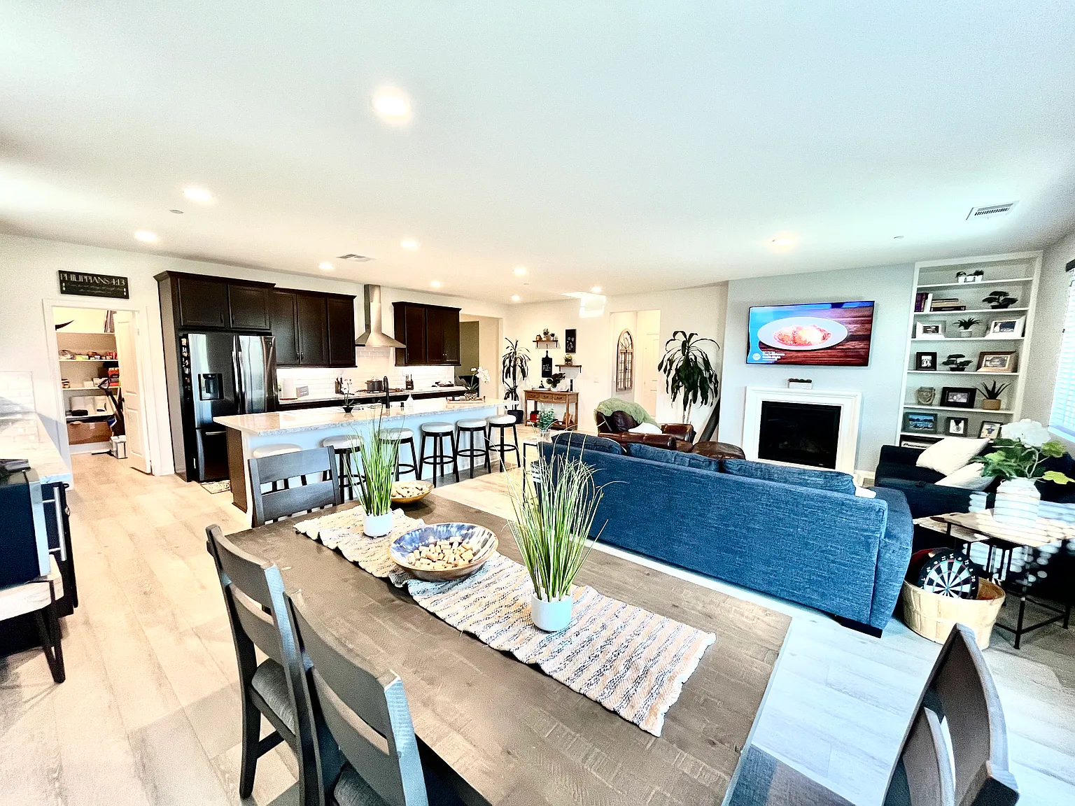 2 bed, 2000 sqft, $2,800 — Photo 4