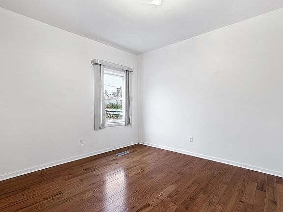 5th image of 392-394 Crown St #392-1
