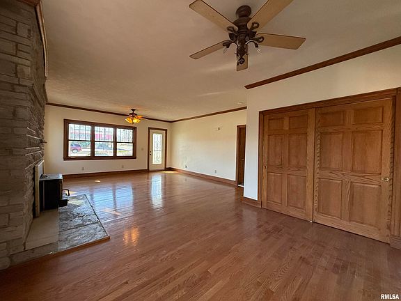 3rd image of 4236 N Prospect Rd