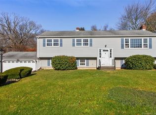 66 Chapel Hill Rd, North Haven, CT 06473