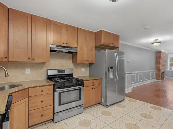 104 S Carrollton Ave, Baltimore, MD 21223