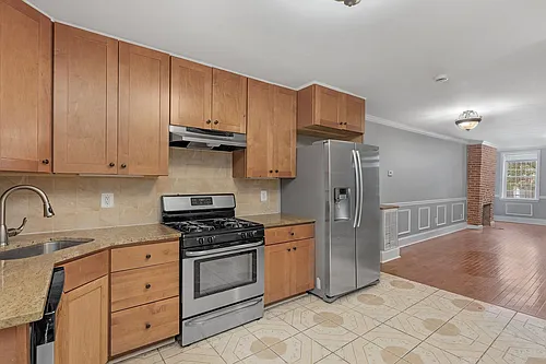 104 S Carrollton Ave Photo 1