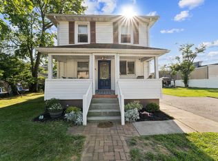 90 Redmond Ave, Bay Shore, NY 11706