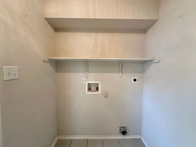 4700 Sydney Harbour Ct — Photo 17