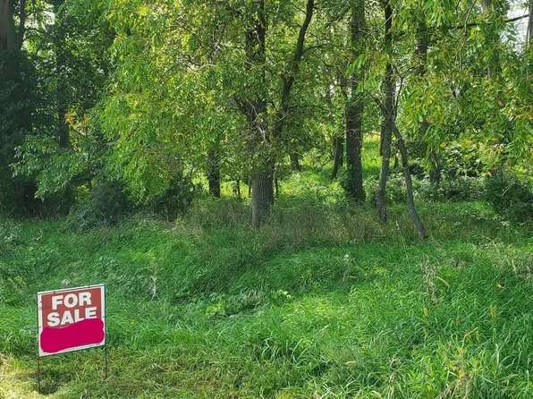 2050 S Taylor Ave, Forest City, IA 50436