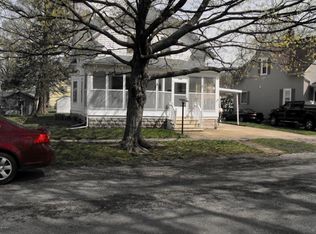 536 W 3rd St, Centralia, IL 62801