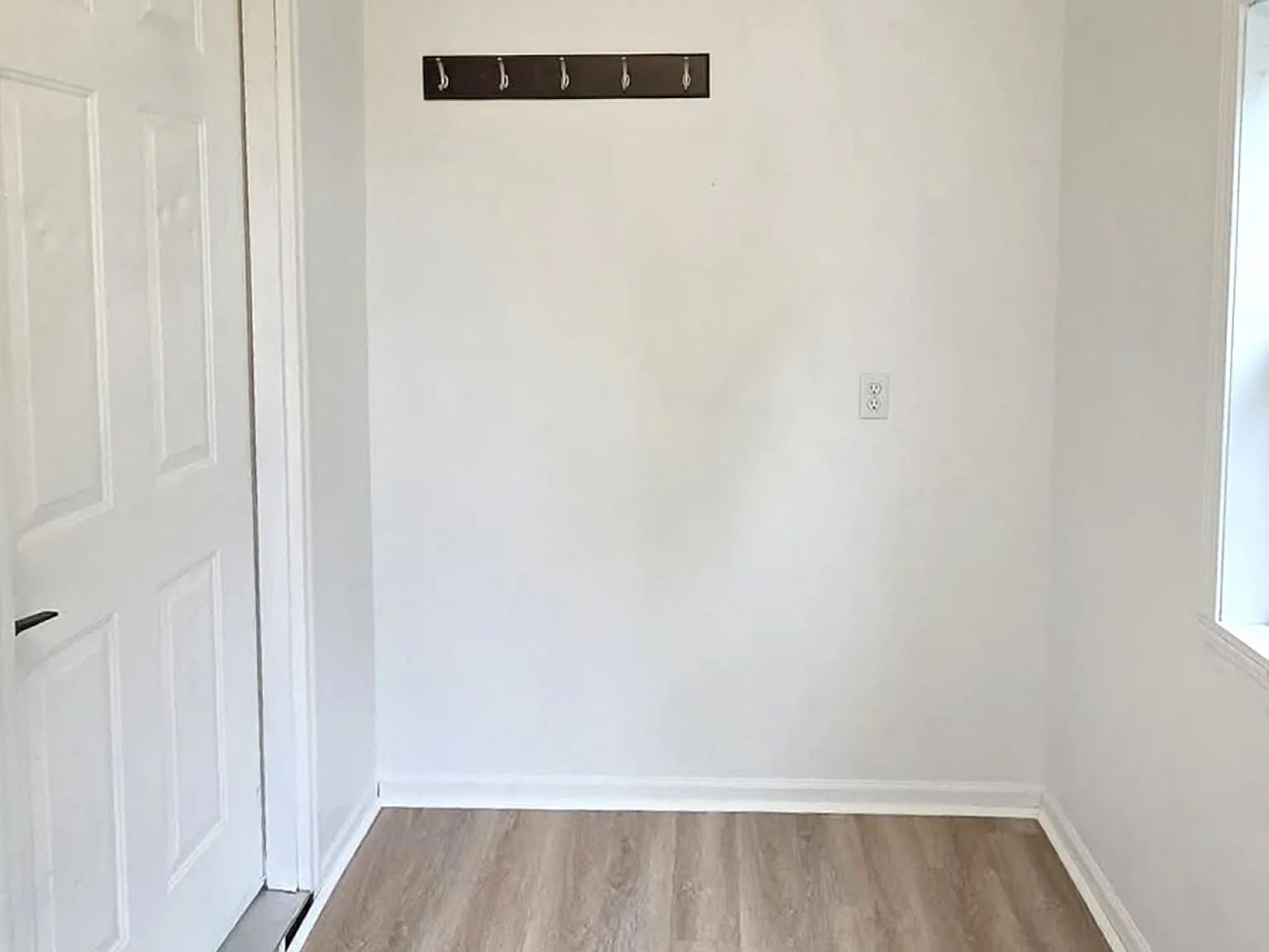 2 bed, 927 sqft, $1,100 — Photo 2