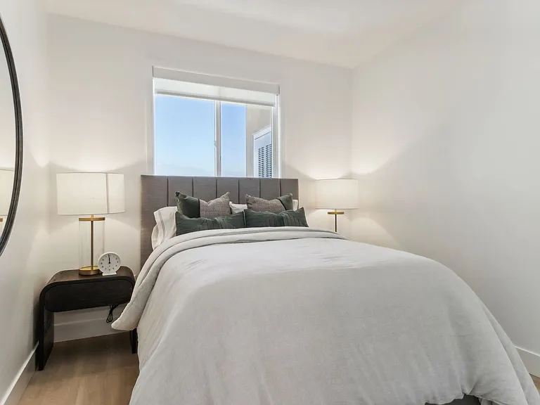 Begonia Place Luxury Apartments — Photo 15