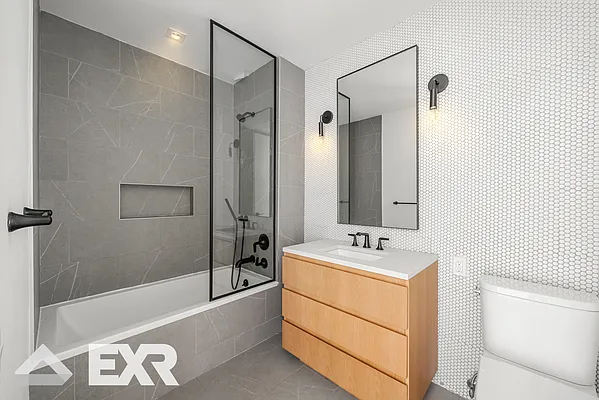 Rented by EXR | media 7