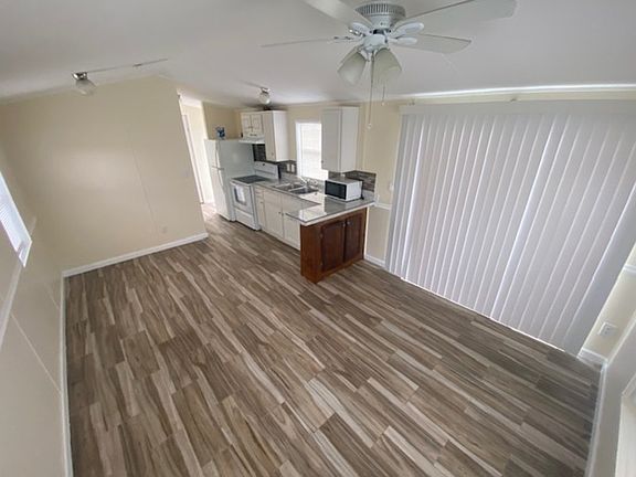 3rd image of 4825 A1a S Lot 69