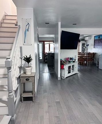 5th image of 2686 Batchelder St Floor 2