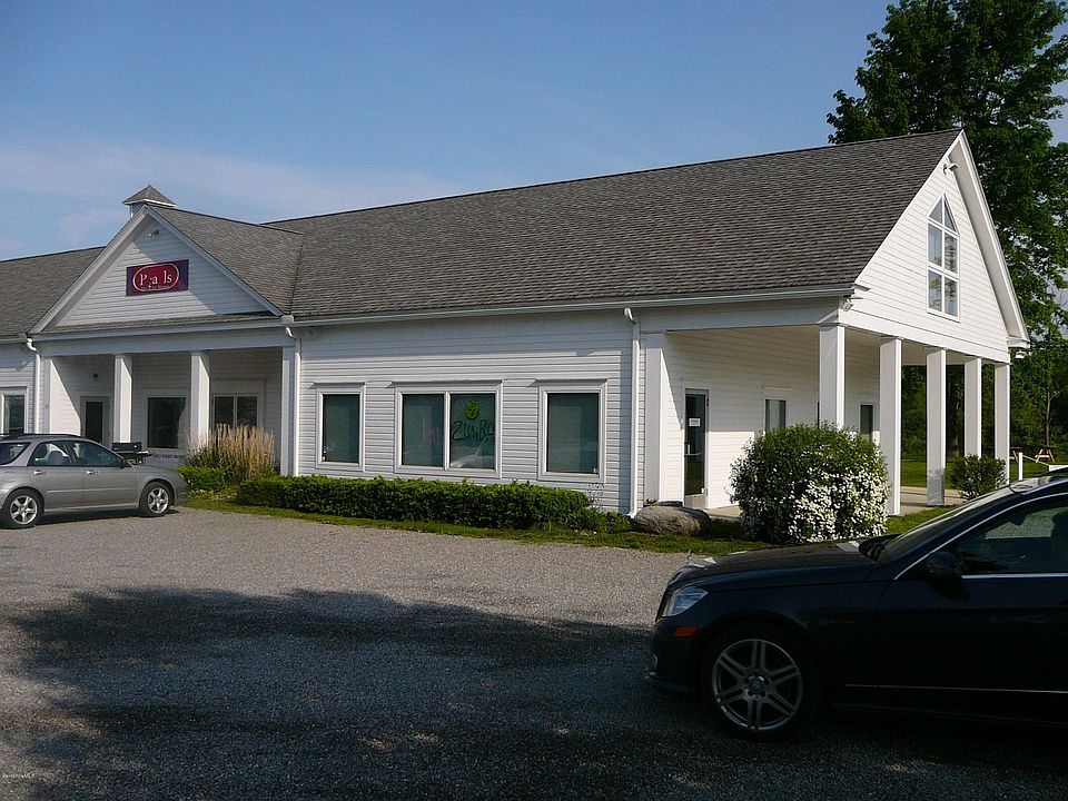 2nd image of 325 Stockbridge Rd