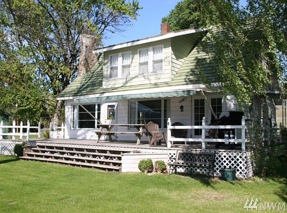 2nd image of 7 Llewellyn Ln