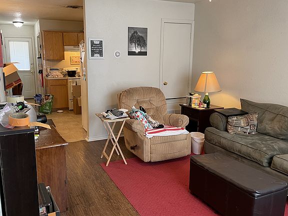 5th image of 206 Meadowview Ln APT B