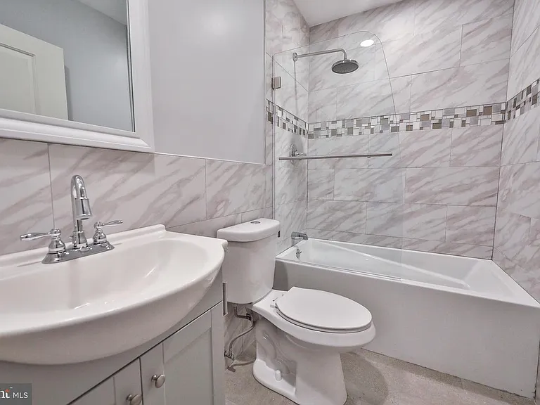 1320 N Franklin St #4B — Photo 6