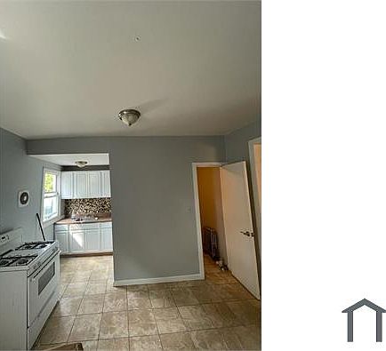 1st image of 198 Parker St Floor 1