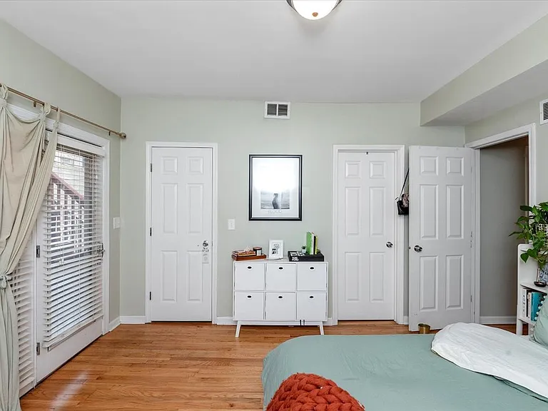 1510 N Elk Grove Ave #1 — Photo 5