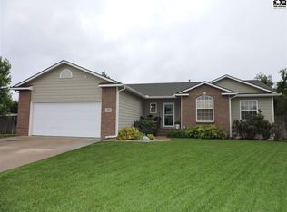 119 Brookview Ct, Hutchinson, KS 67501
