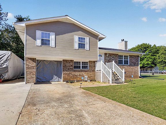 3rd image of 170 Starla Dr