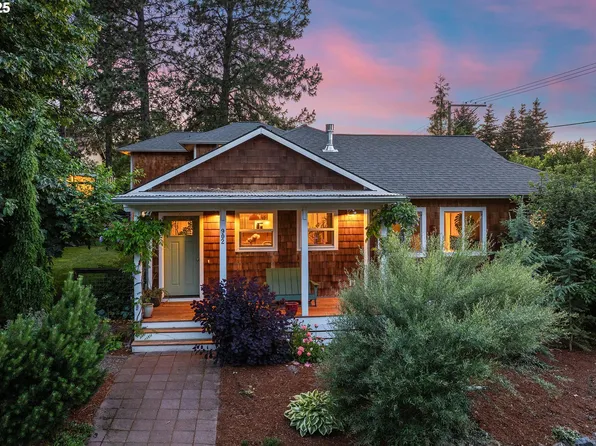 902 Elan Dr, Hood River, OR 97031