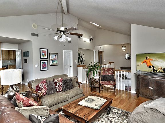 5th image of 2342 Valle Dr