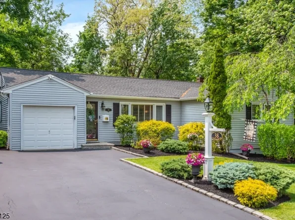38 Woodrow Pl, West Caldwell Twp., NJ 07006