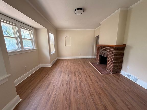 3rd image of 4311 Burnham Ave #1